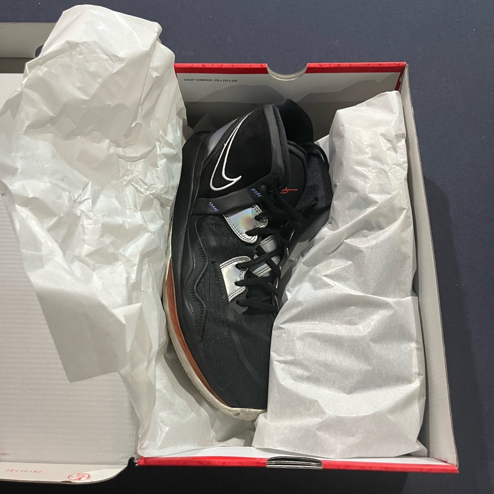 Nike Kyrie Infinity EP